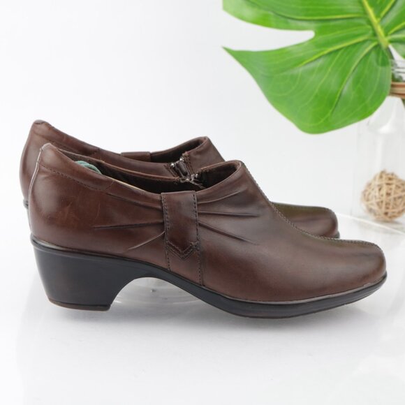 Clarks Womens Loafers Size 8.5 Brown Leather Booties Low Block Heel Comfy Shoes - Picture 7 of 11